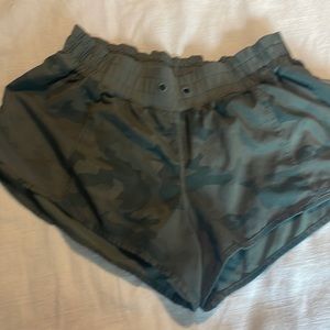 Lululemon Green Camo. Hotty hot shorts. 2.5 inseam. First generation. Size 6